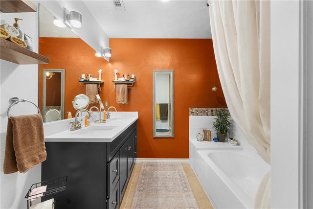 10462 Woodview Drive, College Station, TX 77845