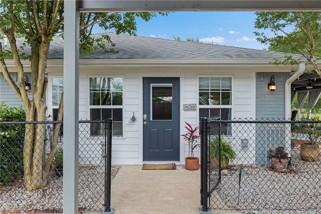 10462 Woodview Drive, College Station, TX 77845