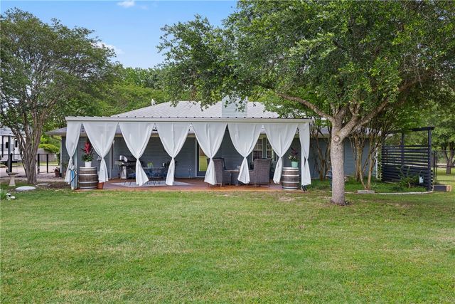 10462 Woodview Drive, College Station, TX 77845