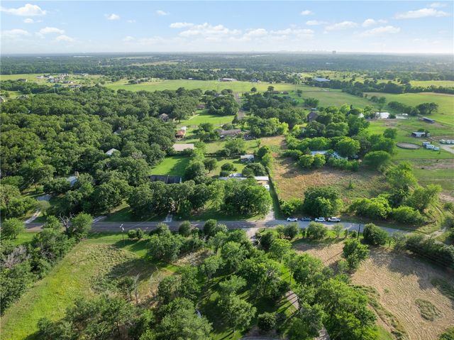 10462 Woodview Drive, College Station, TX 77845