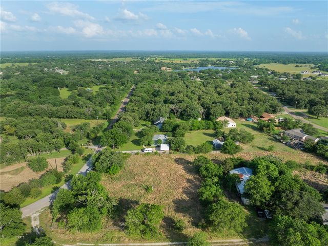 10462 Woodview Drive, College Station, TX 77845