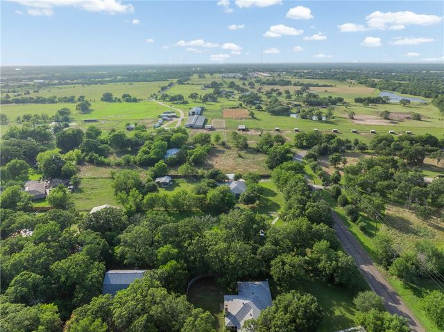 10462 Woodview Drive, College Station, TX 77845