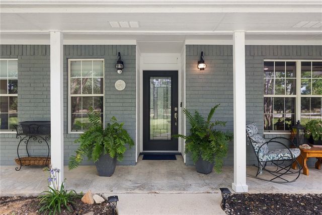 10462 Woodview Drive, College Station, TX 77845
