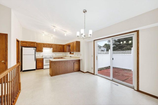 10 Wynbrook Circle, Madison, WI 53704