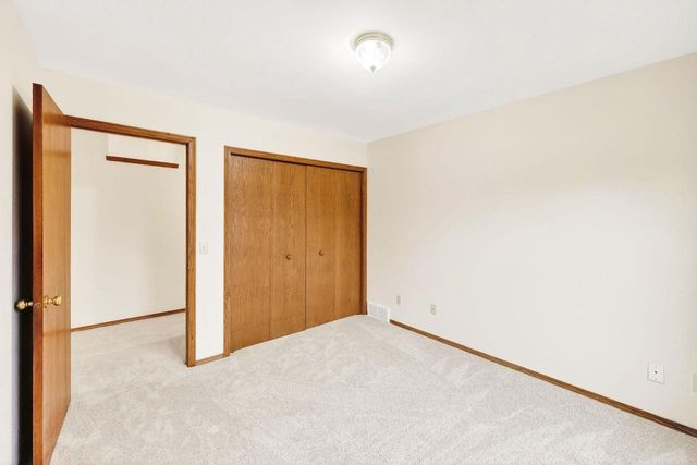 10 Wynbrook Circle, Madison, WI 53704