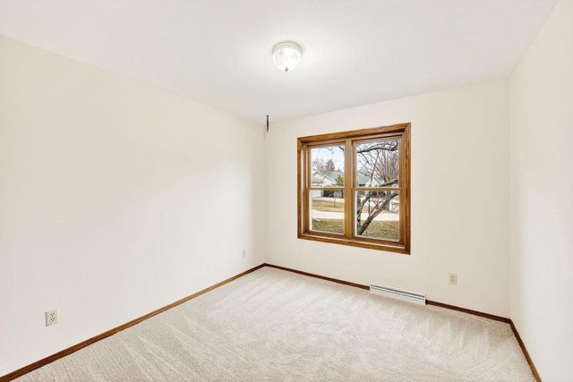 10 Wynbrook Circle, Madison, WI 53704