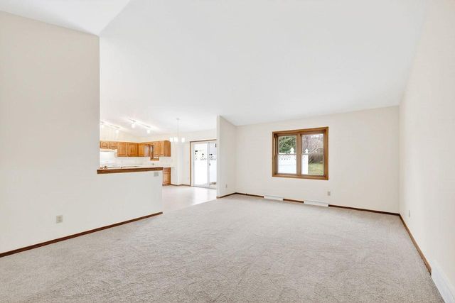 10 Wynbrook Circle, Madison, WI 53704