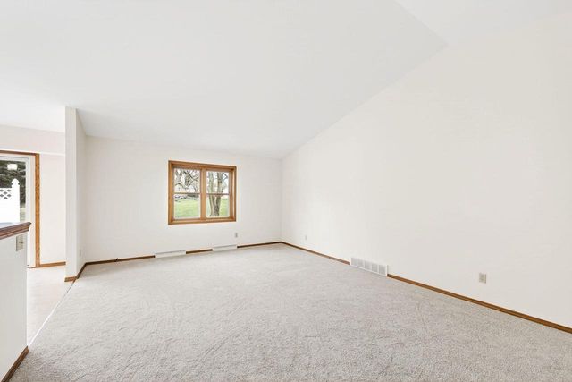 10 Wynbrook Circle, Madison, WI 53704