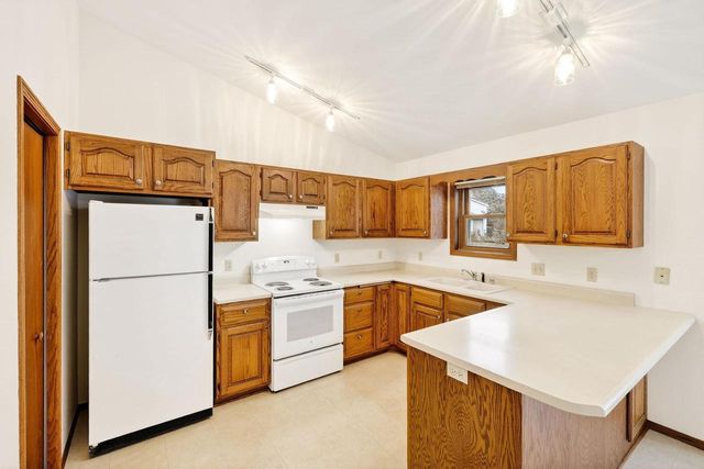 10 Wynbrook Circle, Madison, WI 53704