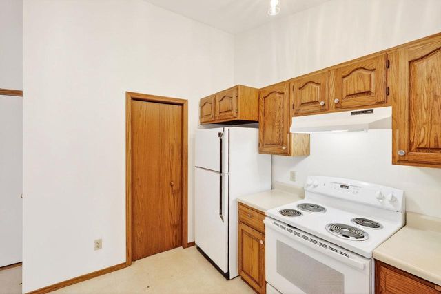 10 Wynbrook Circle, Madison, WI 53704