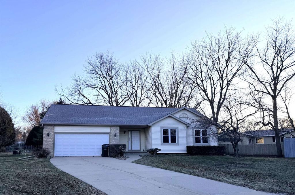 10 Wynbrook Circle, Madison, WI 53704