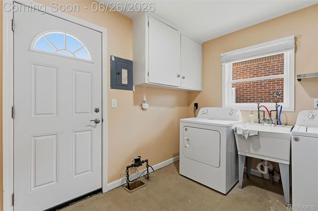1075 12th Street, Wyandotte, MI 48192