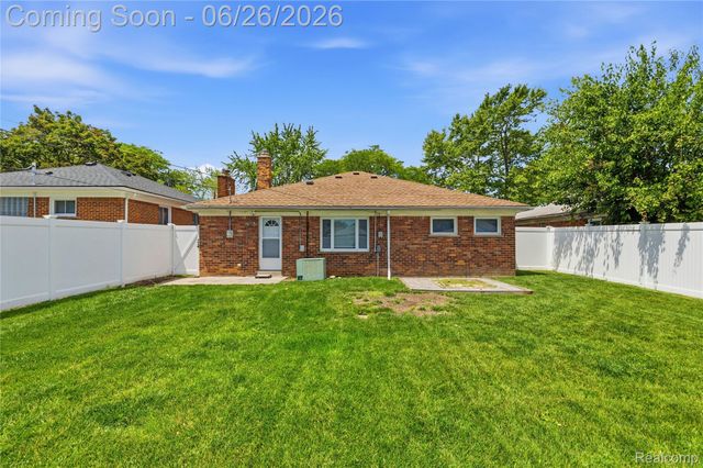 1075 12th Street, Wyandotte, MI 48192
