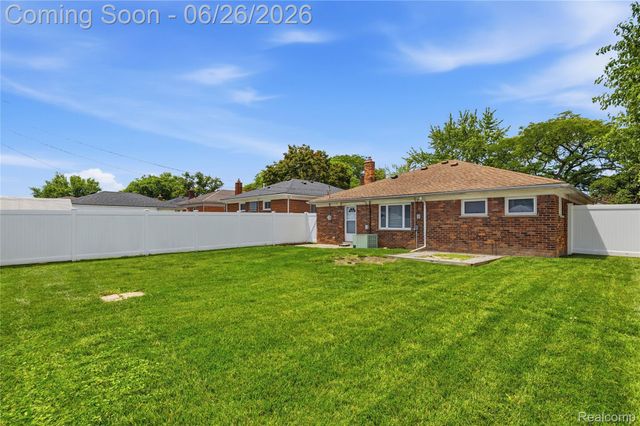 1075 12th Street, Wyandotte, MI 48192