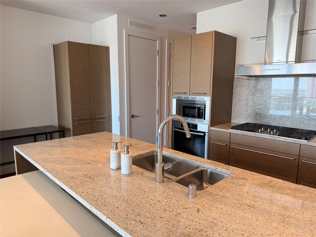 2900 Mckinnon Street 2507, Dallas, TX 75201