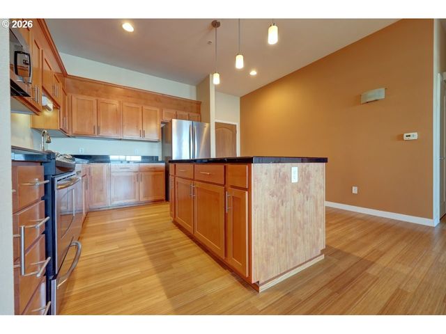 3930 ABBEY Ln 304A, Astoria, OR 97103