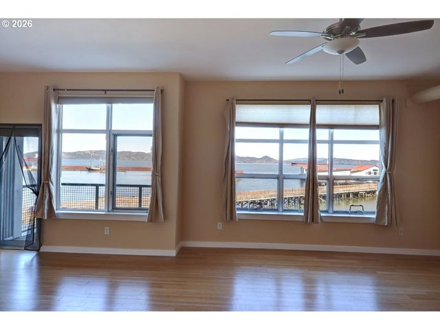 3930 ABBEY Ln 304A, Astoria, OR 97103