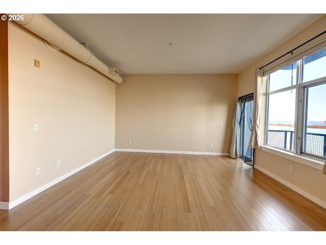 3930 ABBEY Ln 304A, Astoria, OR 97103