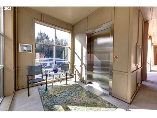 3930 ABBEY Ln 304A, Astoria, OR 97103