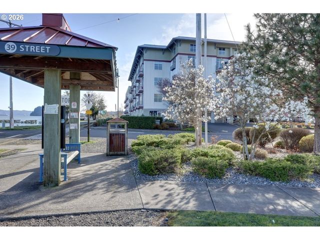 3930 ABBEY Ln 304A, Astoria, OR 97103