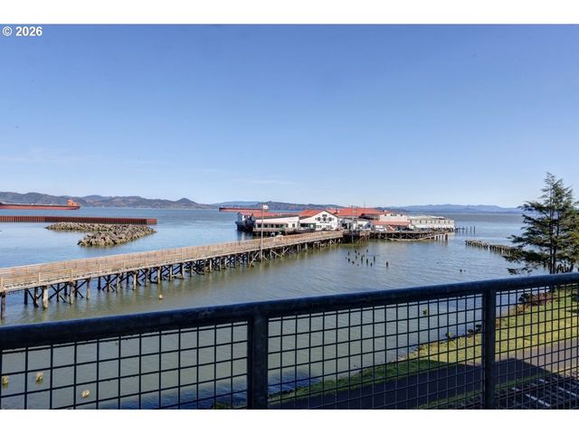 3930 ABBEY Ln 304A, Astoria, OR 97103