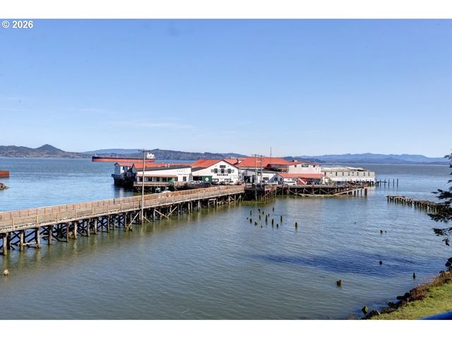 3930 ABBEY Ln 304A, Astoria, OR 97103