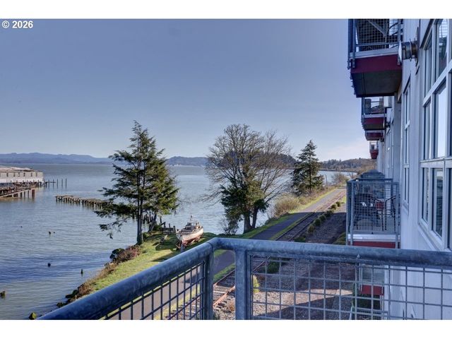 3930 ABBEY Ln 304A, Astoria, OR 97103