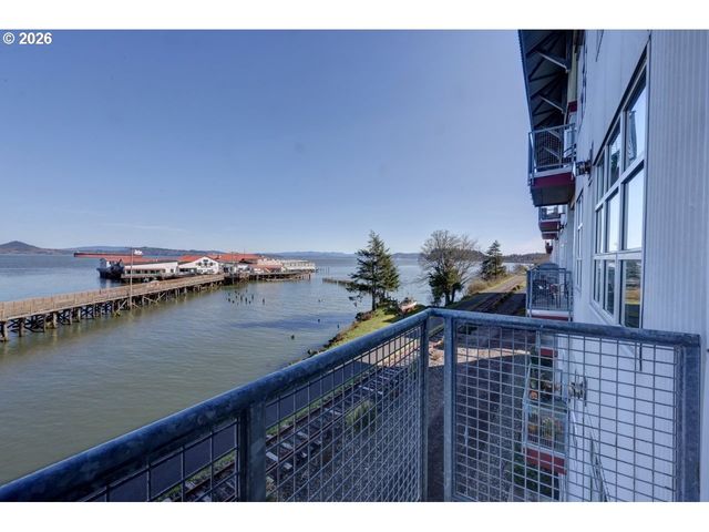 3930 ABBEY Ln 304A, Astoria, OR 97103