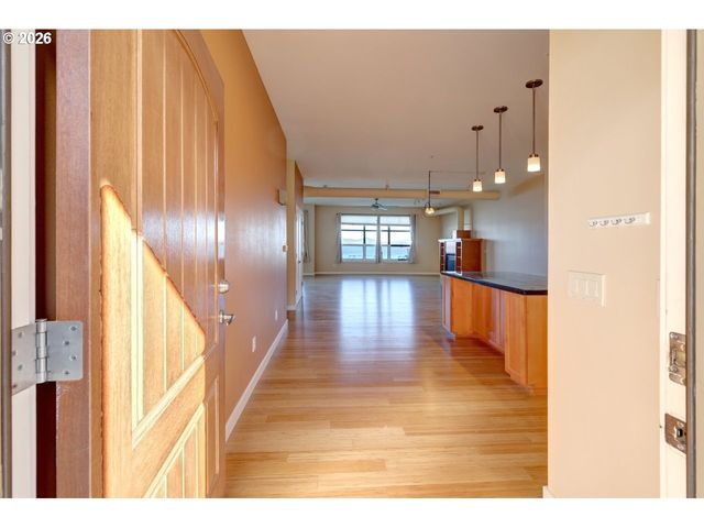 3930 ABBEY Ln 304A, Astoria, OR 97103