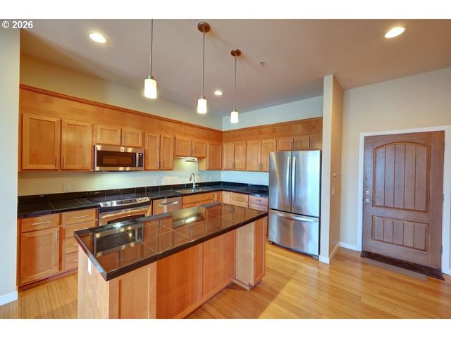 3930 ABBEY Ln 304A, Astoria, OR 97103