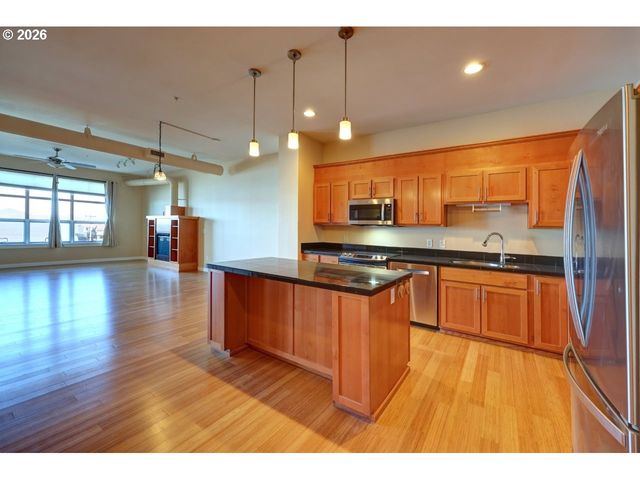 3930 ABBEY Ln 304A, Astoria, OR 97103