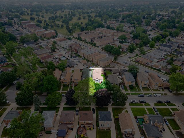 6527 N Onarga Avenue, Chicago, IL 60631