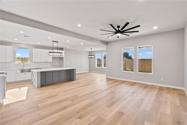 1505 John Oliver Dr, Corpus Christi, TX 78418