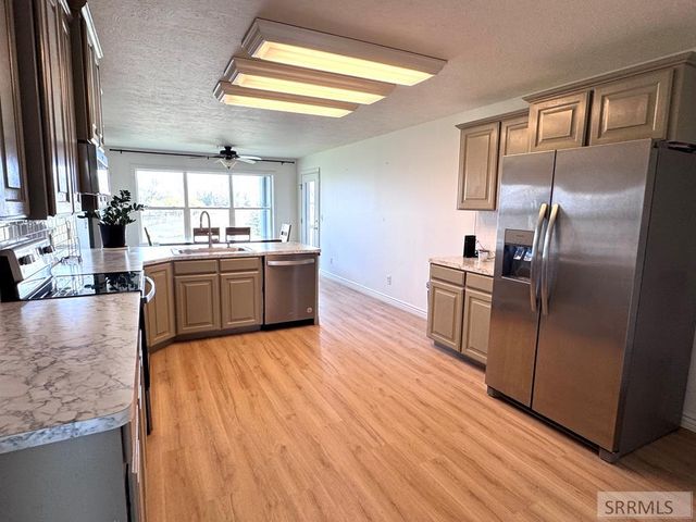 634 N 3200 E, Menan, ID 83434