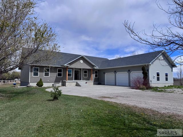 634 N 3200 E, Menan, ID 83434