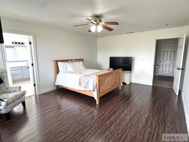 634 N 3200 E, Menan, ID 83434