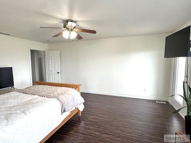 634 N 3200 E, Menan, ID 83434
