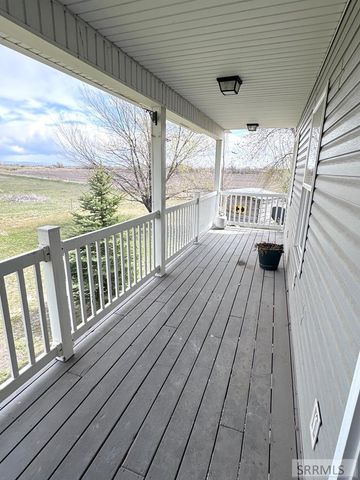 634 N 3200 E, Menan, ID 83434