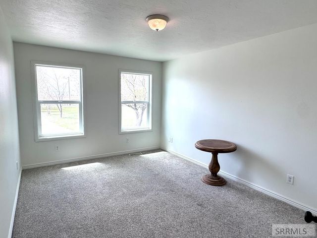 634 N 3200 E, Menan, ID 83434