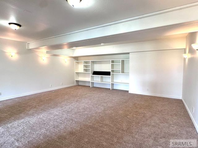 634 N 3200 E, Menan, ID 83434