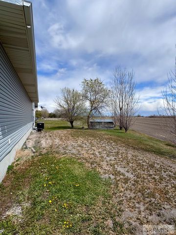 634 N 3200 E, Menan, ID 83434