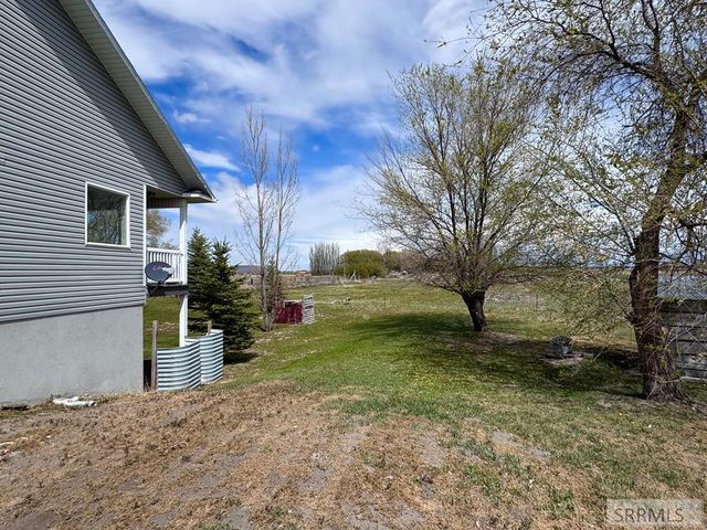 634 N 3200 E, Menan, ID 83434