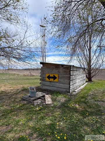634 N 3200 E, Menan, ID 83434