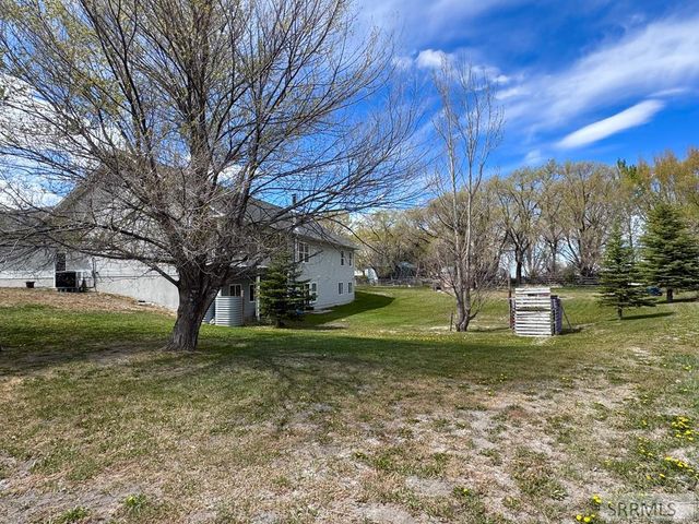 634 N 3200 E, Menan, ID 83434