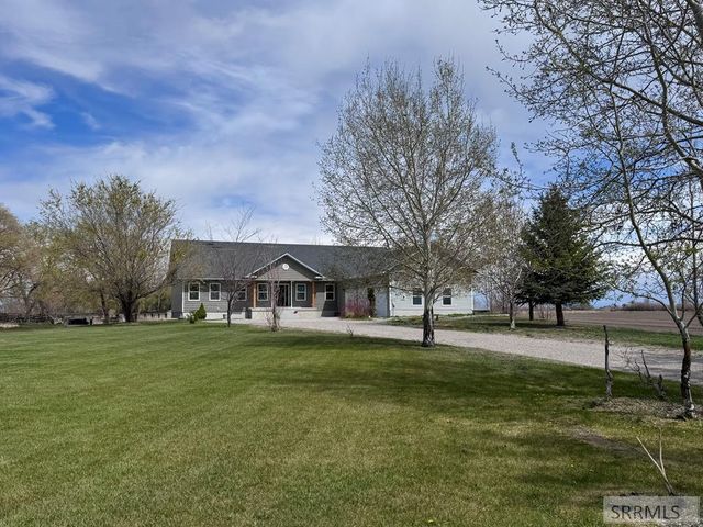 634 N 3200 E, Menan, ID 83434