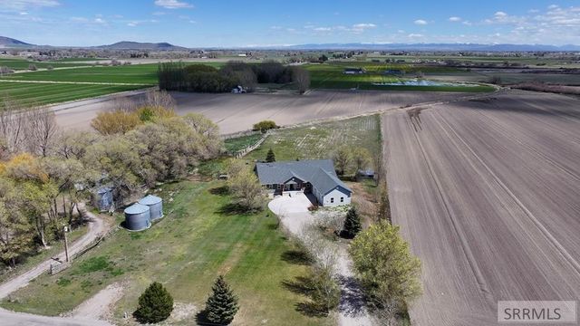 634 N 3200 E, Menan, ID 83434