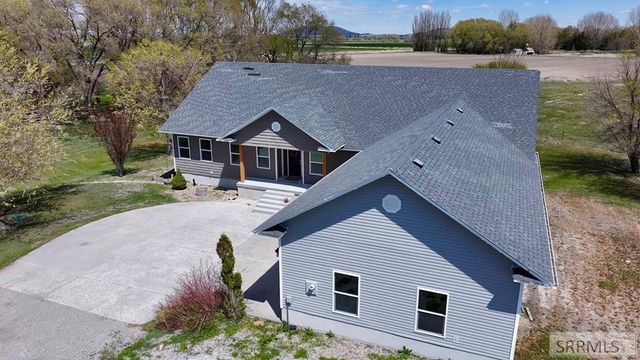 634 N 3200 E, Menan, ID 83434