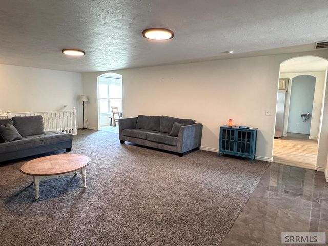 634 N 3200 E, Menan, ID 83434