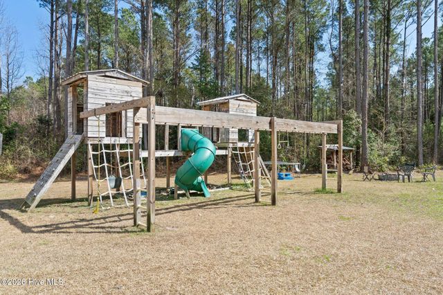 460 Oakey Point Road, Hampstead, NC 28443