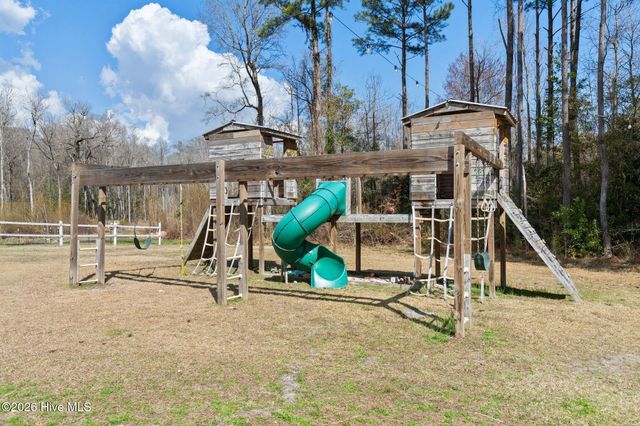460 Oakey Point Road, Hampstead, NC 28443